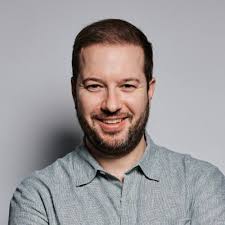 Portrait of Carl Fudge – MEC Digital LinkedIn content coaching client and founder of Presentation Mode.